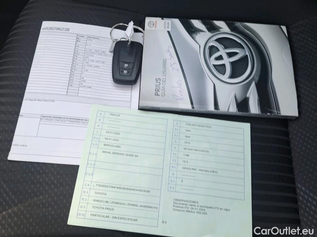  Toyota  Prius TOYOTA  / 2018 / 5P / berlina con portón 1.8  AWD-i #1