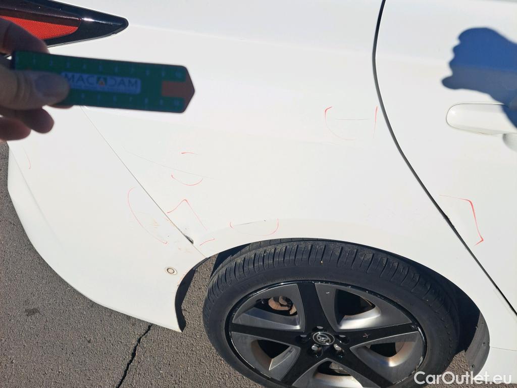  Toyota  Prius TOYOTA  / 2018 / 5P / berlina con portón 1.8  AWD-i #3