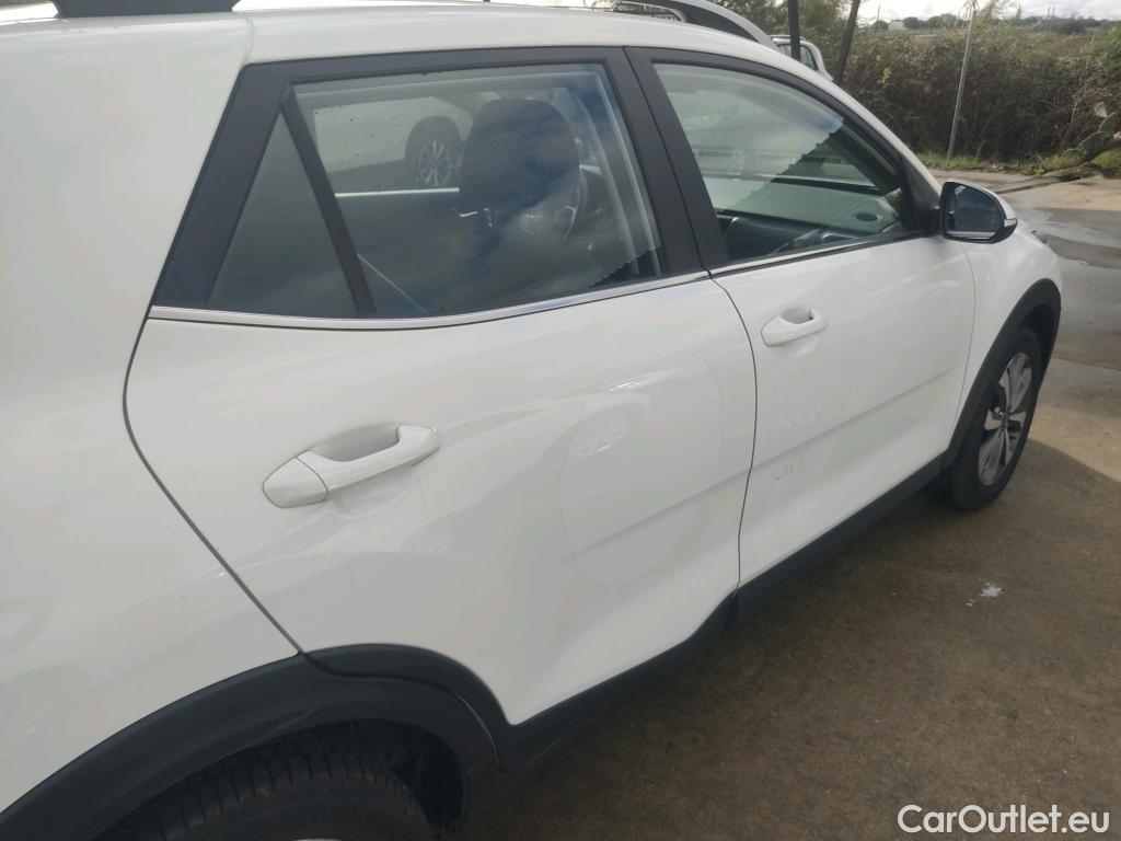  KIA  STONIC KIA  / 2017 / 5P / todoterreno 1.0 T-GDi 88kW (120CV) MHEV iMT Drive #9