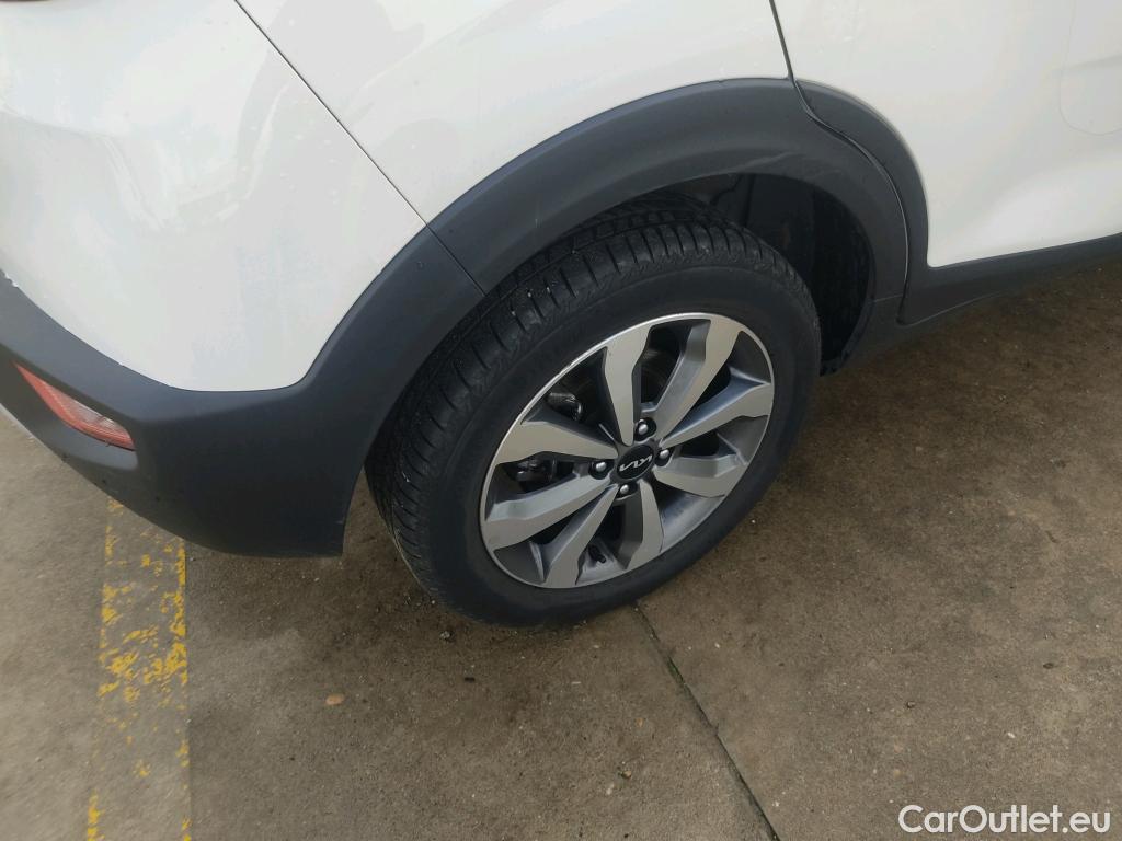  KIA  STONIC KIA  / 2017 / 5P / todoterreno 1.0 T-GDi 88kW (120CV) MHEV iMT Drive #3