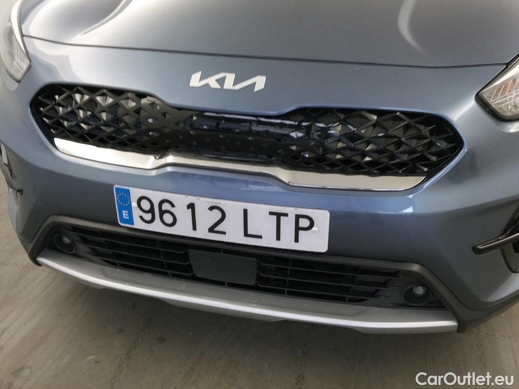  KIA  Niro KIA  / 2019 / 5P / crossover 1.6 GDi HEV 104kW (141CV) Drive #19