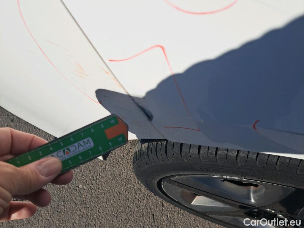  Toyota  Prius TOYOTA  / 2018 / 5P / berlina con portón 1.8  AWD-i #4