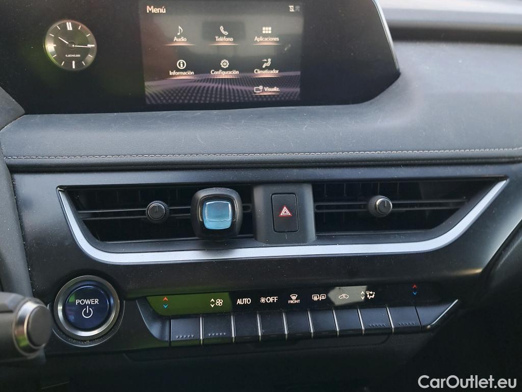  Lexus  UX LEXUS  / 2018 / 5P / todoterreno 2.0 250h Premium #19