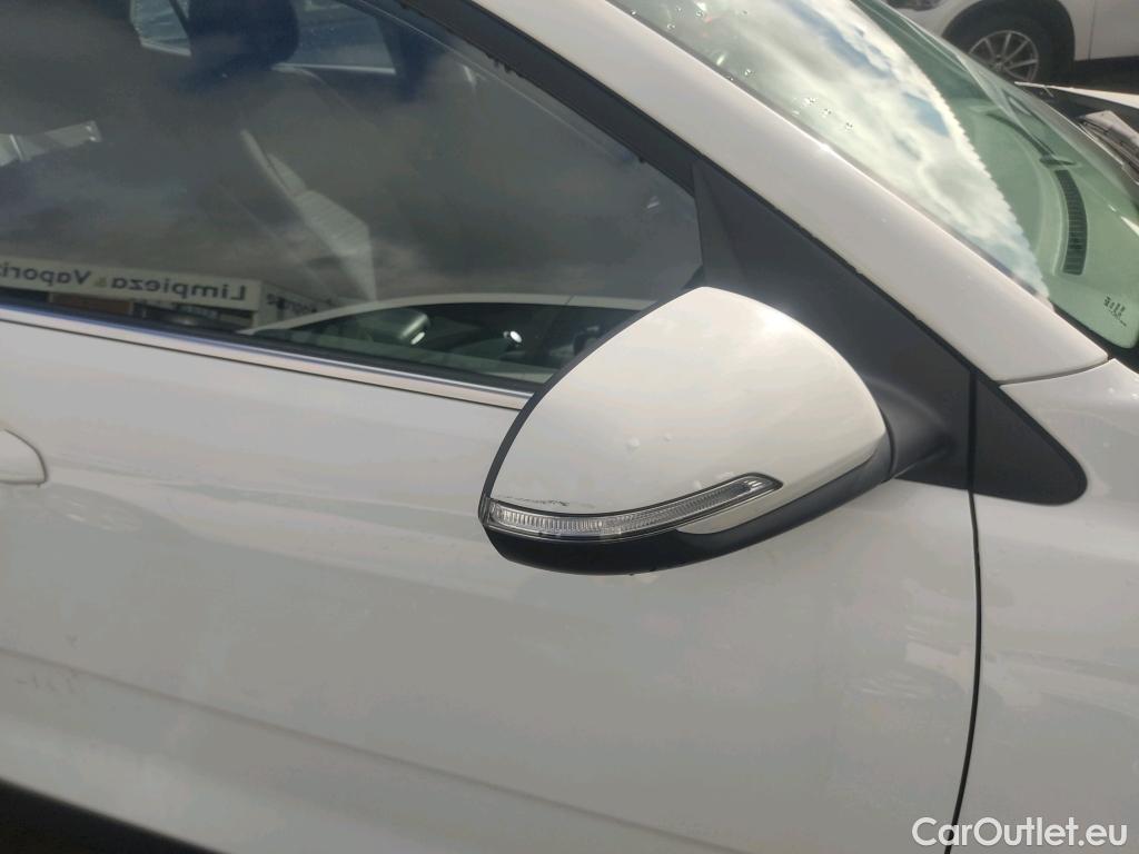  KIA  STONIC KIA  / 2017 / 5P / todoterreno 1.0 T-GDi 88kW (120CV) MHEV iMT Drive #24