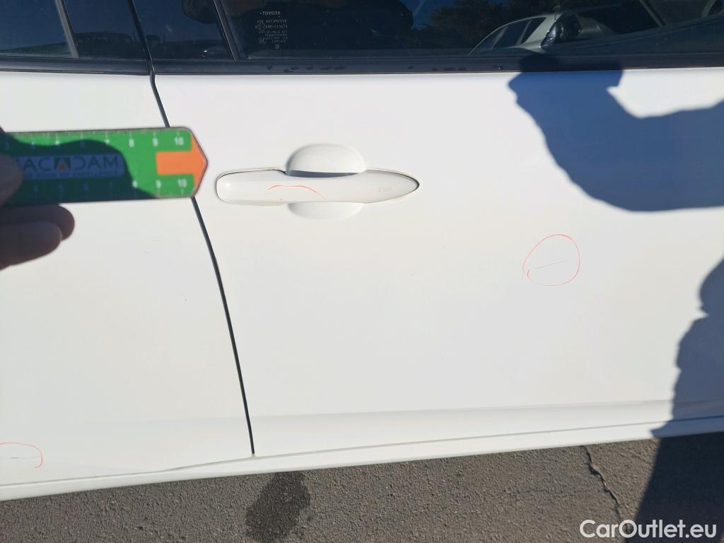  Toyota  Prius TOYOTA  / 2018 / 5P / berlina con portón 1.8  AWD-i #40