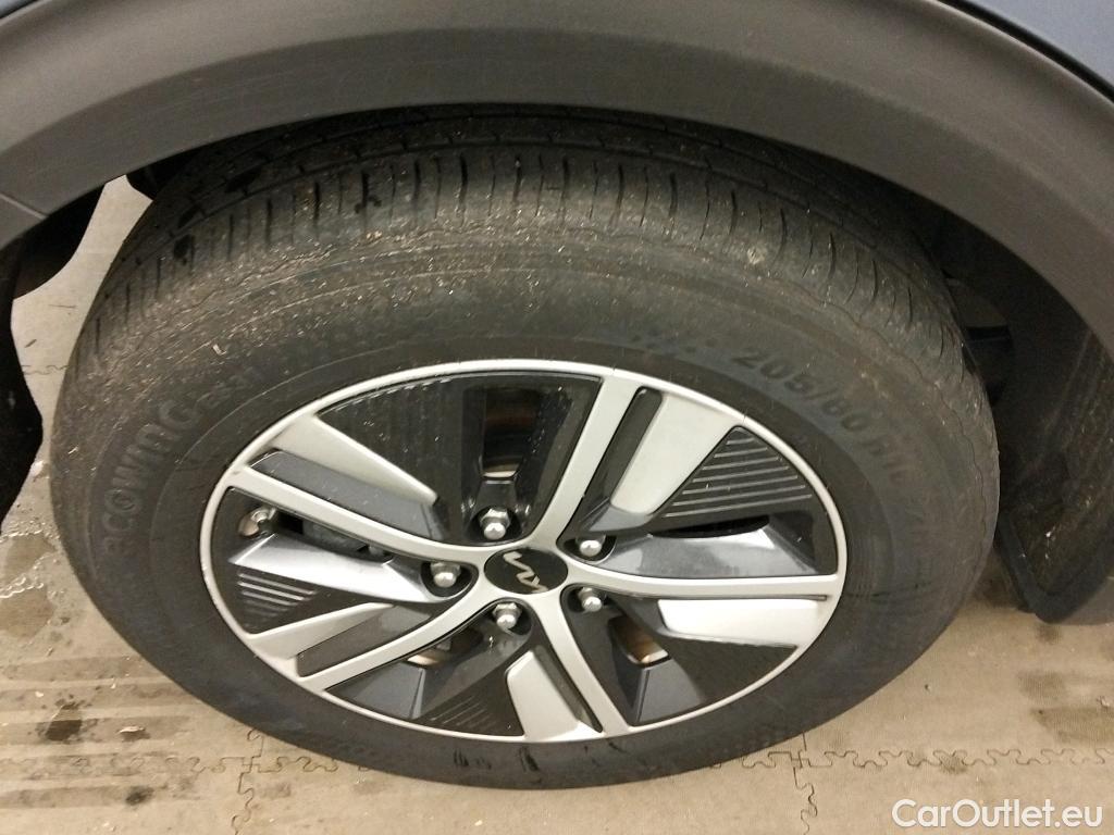  KIA  Niro KIA  / 2019 / 5P / crossover 1.6 GDi HEV 104kW (141CV) Drive #13