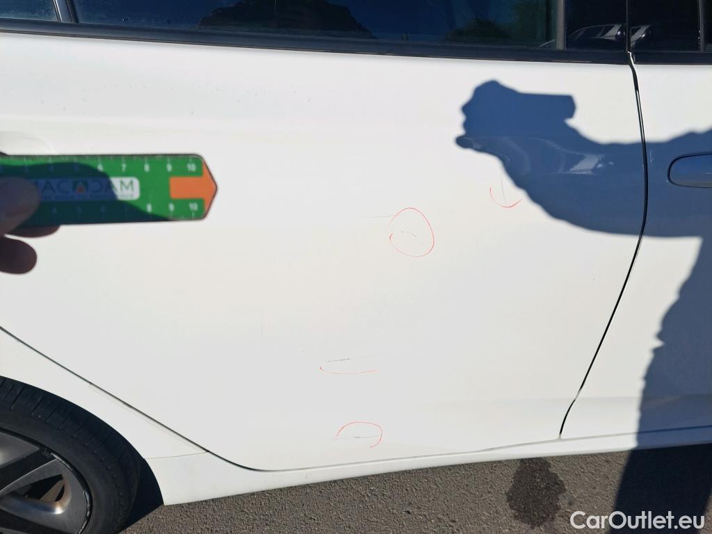  Toyota  Prius TOYOTA  / 2018 / 5P / berlina con portón 1.8  AWD-i #6