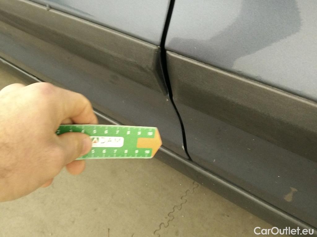  KIA  Niro KIA  / 2019 / 5P / crossover 1.6 GDi HEV 104kW (141CV) Drive #26