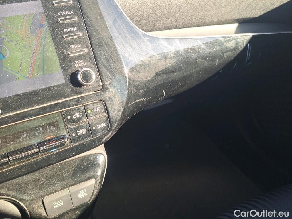  Toyota  Prius TOYOTA  / 2018 / 5P / berlina con portón 1.8  AWD-i #12