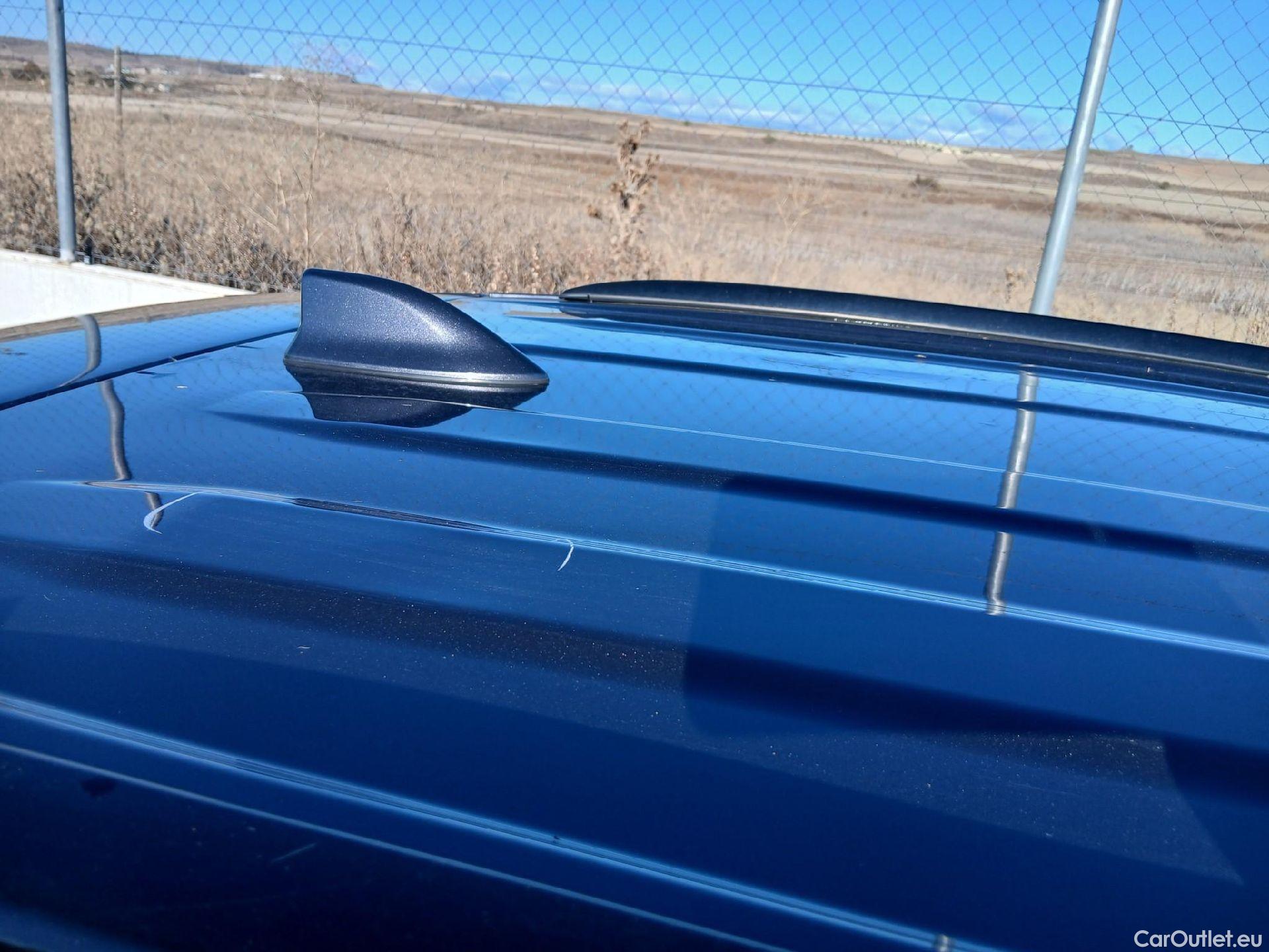  Toyota  RAV4 TOYOTA  / 2018 / 5P / todoterreno 2.5l 220H Advance #27