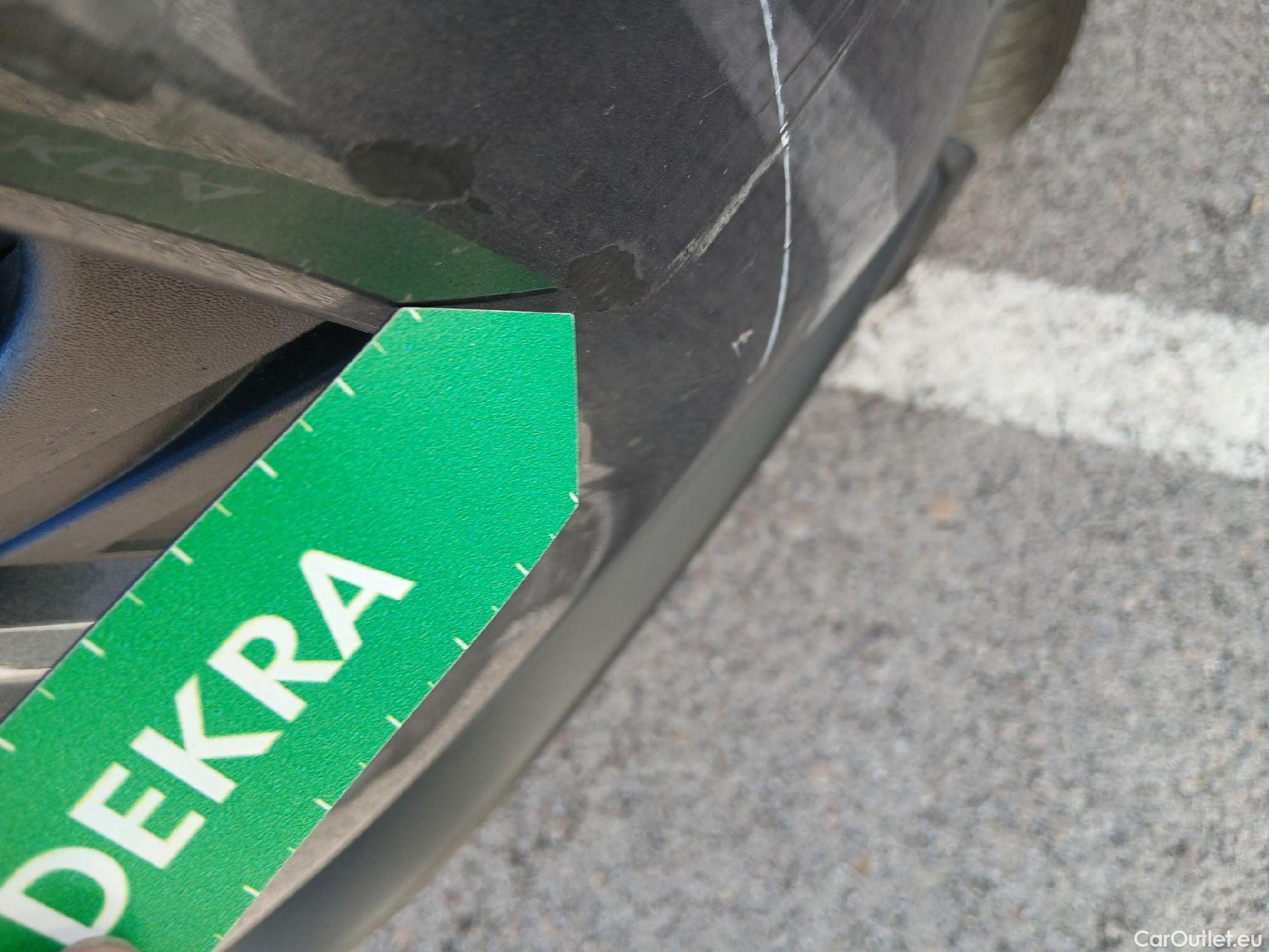  Toyota  RAV4 TOYOTA  / 2018 / 5P / todoterreno 2.5l 220H Advance #6