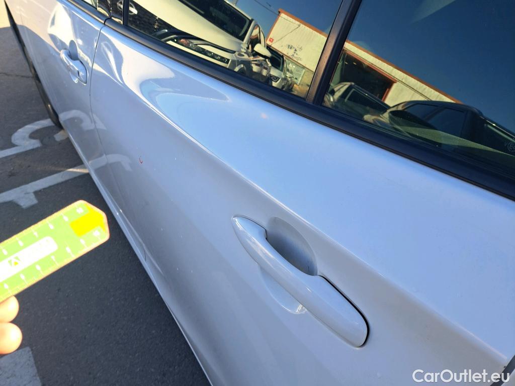  Toyota  Prius TOYOTA  / 2018 / 5P / berlina con portón 1.8  AWD-i #42