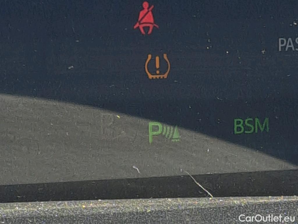  Toyota  Prius TOYOTA  / 2018 / 5P / berlina con portón 1.8  AWD-i #53