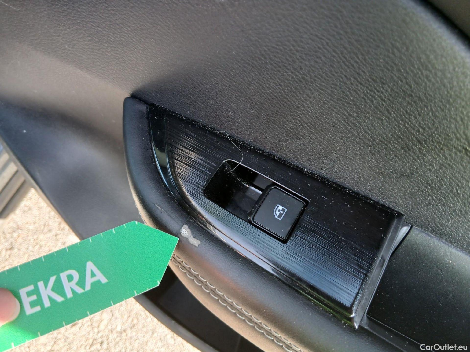  Nissan  Qashqai NISSAN  / 2021 / 5P / todoterreno DIG-T 116kW (158CV) mHEV Xtronic Acenta (AC) #3