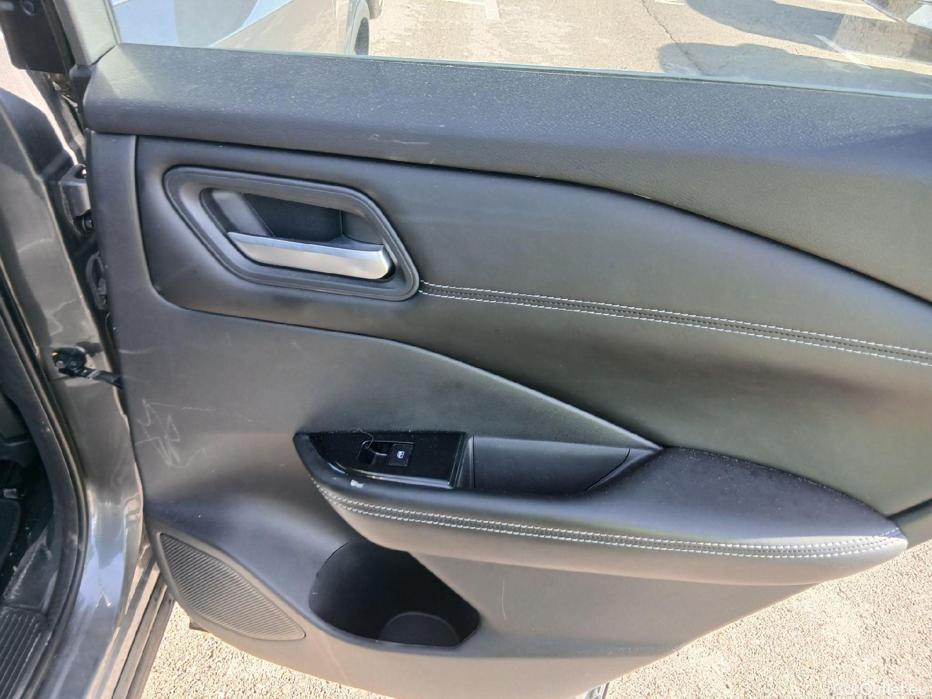  Nissan  Qashqai NISSAN  / 2021 / 5P / todoterreno DIG-T 116kW (158CV) mHEV Xtronic Acenta (AC) #4