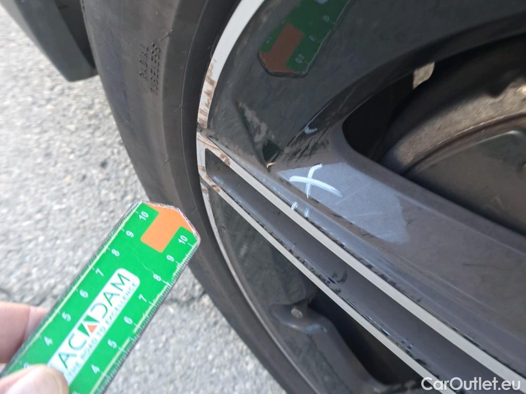  Mercedes  GLA MERCEDES-BENZ  / 2020 / 5P / todoterreno  200 D #4