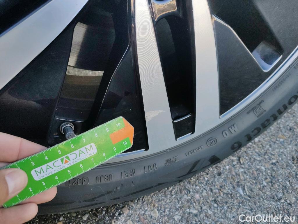  Mercedes  A-Klasse MERCEDES-BENZ Clase A / 2018 / 4P / sedán Sedán A 250 e #4