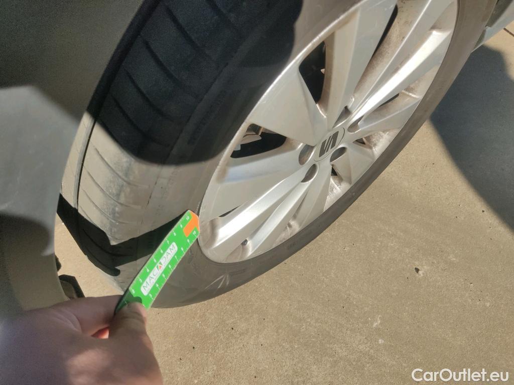  Seat  Arona SEAT  / 2017 / 5P / todoterreno 1.0 TSI 81kW (110CV) Style Plus (AC) #4