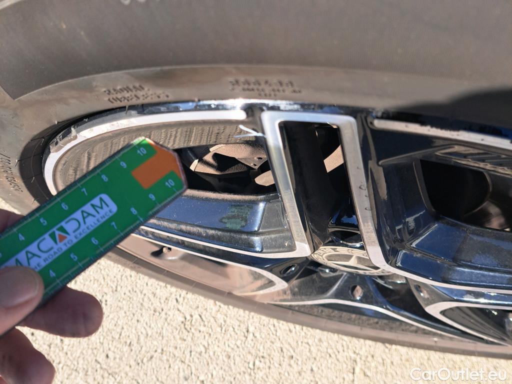  Mercedes  GLA MERCEDES-BENZ  / 2020 / 5P / todoterreno  200 D #2