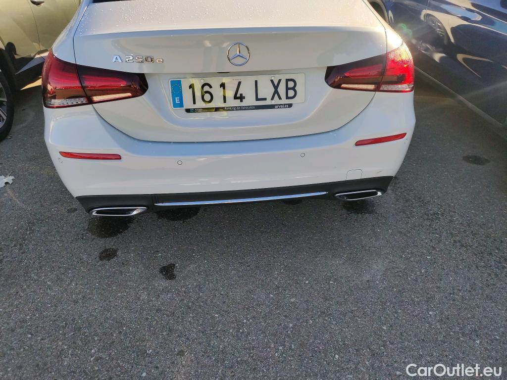  Mercedes  A-Klasse MERCEDES-BENZ Clase A / 2018 / 4P / sedán Sedán A 250 e #22