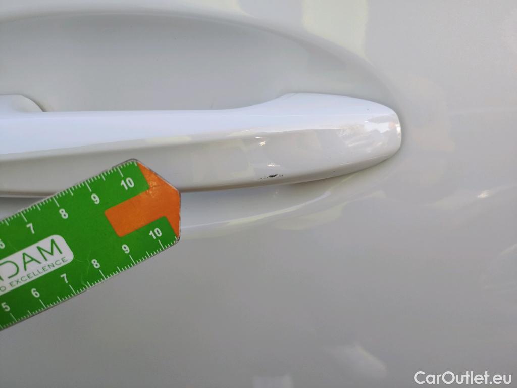  Mercedes  A-Klasse MERCEDES-BENZ Clase A / 2018 / 4P / sedán Sedán A 250 e #25