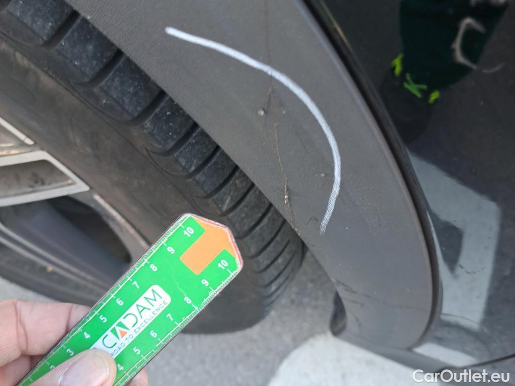  Mercedes  GLA MERCEDES-BENZ  / 2020 / 5P / todoterreno  200 D #28