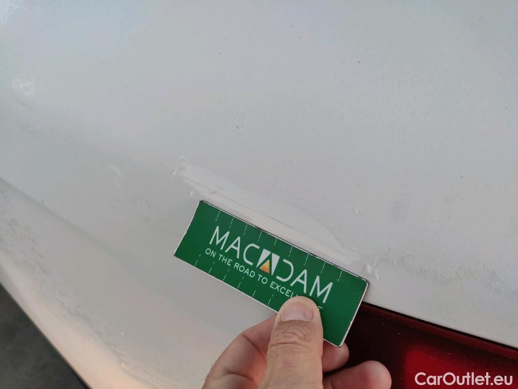  Bmw  Serie 1 BMW  / 2019 / 5P / berlina con portón 116d #11