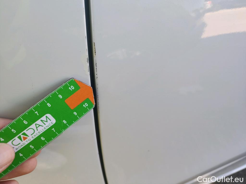  Mercedes  A-Klasse MERCEDES-BENZ Clase A / 2018 / 4P / sedán Sedán A 250 e #14