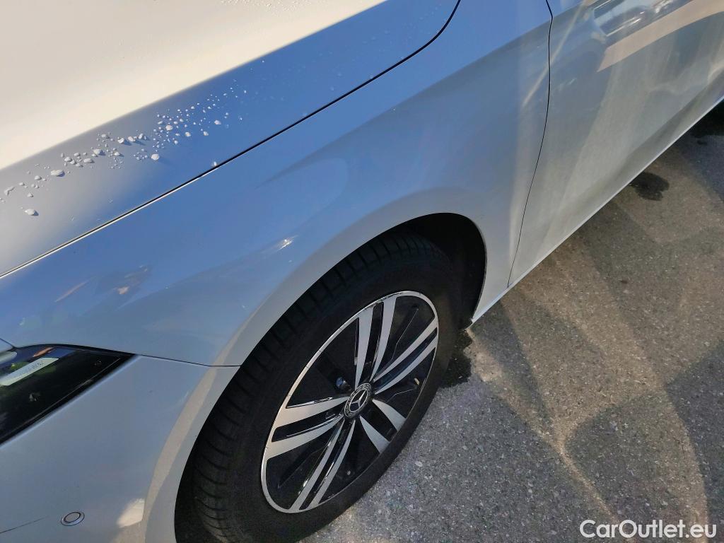  Mercedes  A-Klasse MERCEDES-BENZ Clase A / 2018 / 4P / sedán Sedán A 250 e #18