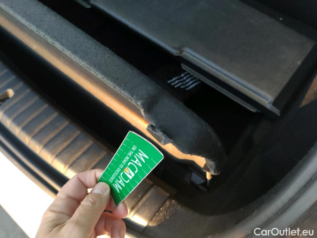  Bmw  Serie 1 BMW  / 2019 / 5P / berlina con portón 116d #2