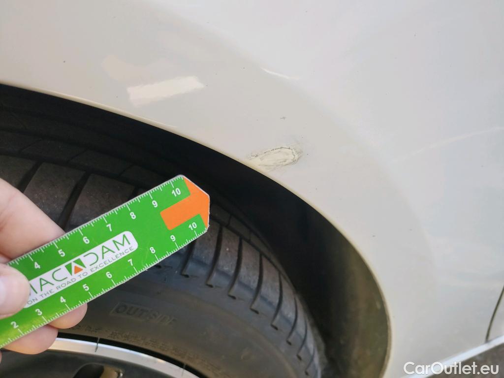  Mercedes  A-Klasse MERCEDES-BENZ Clase A / 2018 / 4P / sedán Sedán A 250 e #19