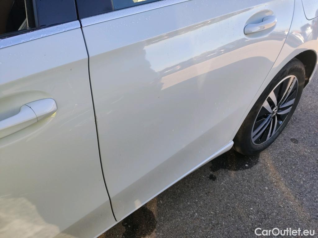  Mercedes  A-Klasse MERCEDES-BENZ Clase A / 2018 / 4P / sedán Sedán A 250 e #13