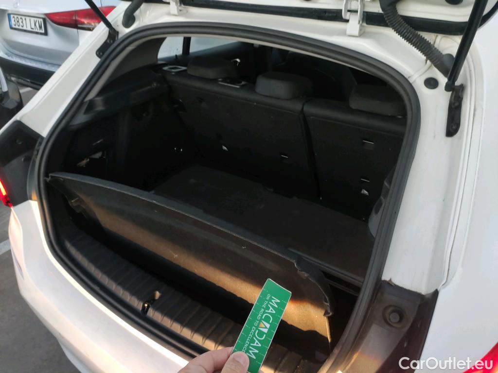  Bmw  Serie 1 BMW  / 2019 / 5P / berlina con portón 116d #1