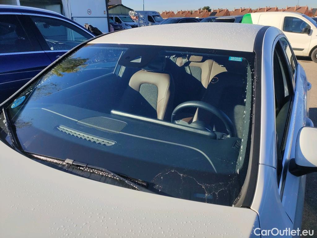  Mercedes  A-Klasse MERCEDES-BENZ Clase A / 2018 / 4P / sedán Sedán A 250 e #1