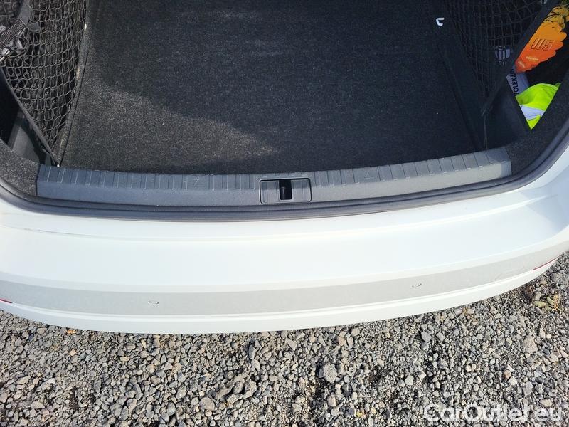  Skoda  Octavia  Lim. (NX3)(2020) Oct. 2.0TDI 110 Style AT 5d #8