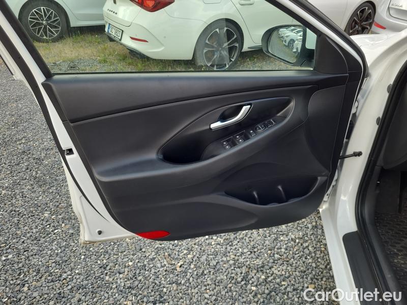  Hyundai  i30  (PD)(01.2017  ->)  kom.1.6CRDi 115 Smart #12