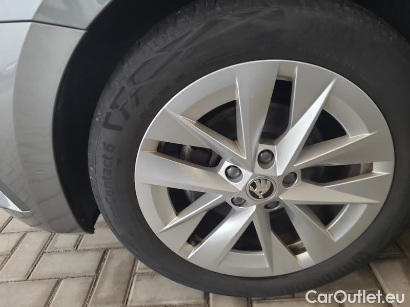  Skoda  Octavia  Lim. (NX3)(2020)  2.0TDI 85 Style AT #4