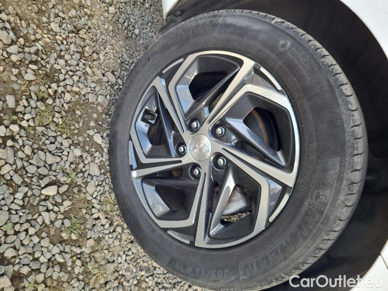  Hyundai  i30  (PD)(01.2017  ->)  1.5T-GDI 118 Family Smart #13