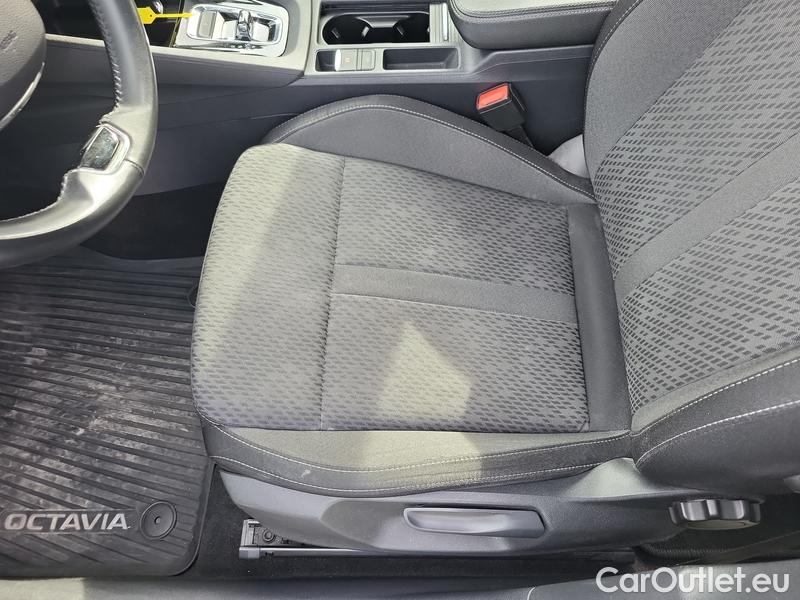  Skoda  Octavia  Lim. (NX3)(2020) Oct. 2.0TDI 110 Style AT 5d #5
