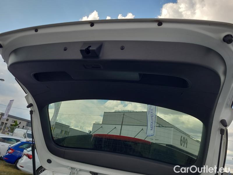  Hyundai  i30  (PD)(01.2017  ->)  kom.1.6CRDi 115 Smart #5