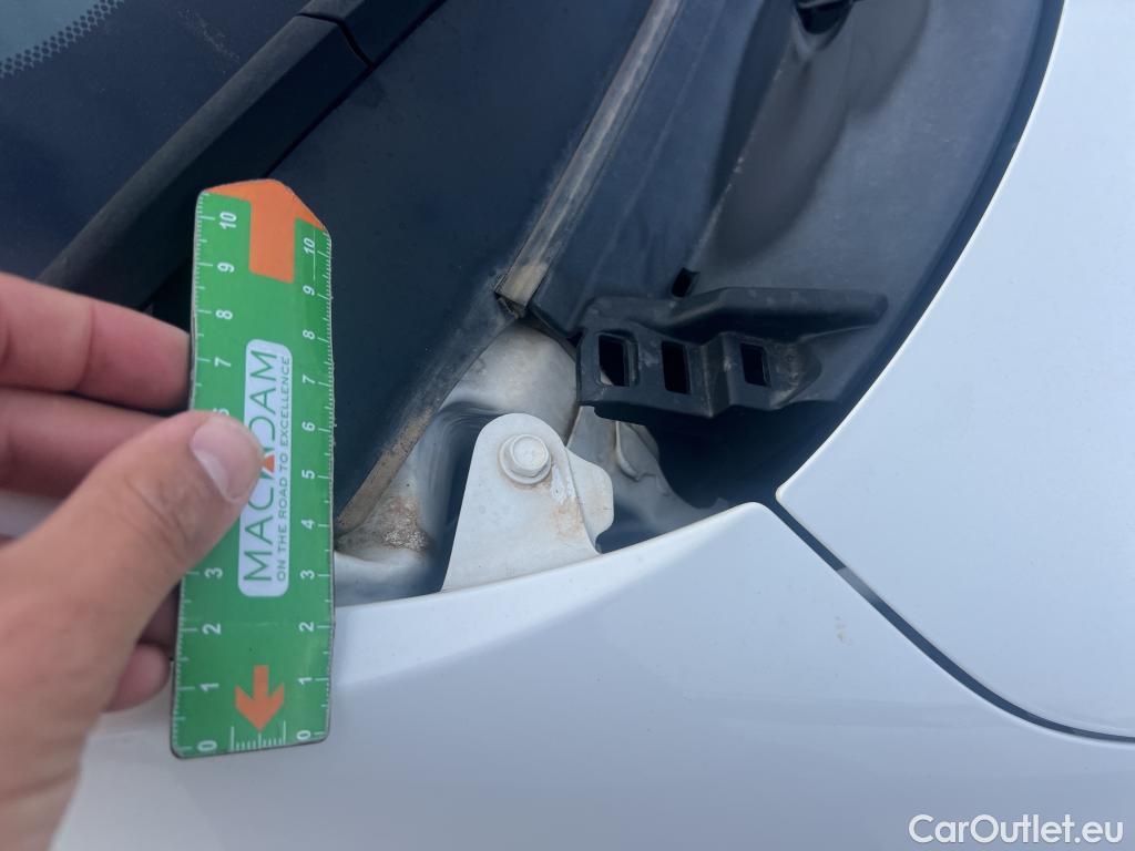  Toyota  Yaris TOYOTA  / 2020 / 5P / berlina con portón 1.5 120H Active Tech #21