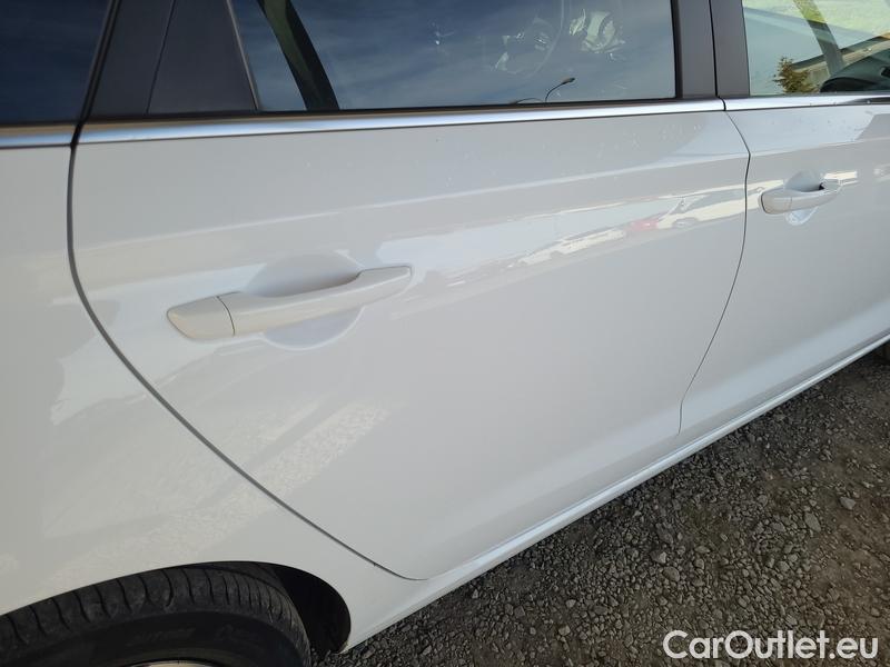  Hyundai  i30  (PD)(01.2017  ->)  1.5T-GDI 118 Family Smart #20