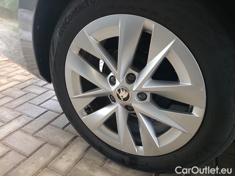  Skoda  Octavia  Lim. (NX3)(2020)  2.0TDI 85 Style AT #23