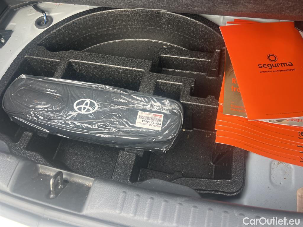  Toyota  Yaris TOYOTA  / 2020 / 5P / berlina con portón 1.5 120H Active Tech #11