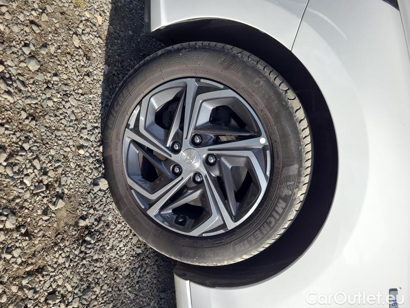  Hyundai  i30  (PD)(01.2017  ->)  1.5T-GDI 118 Family Smart #3