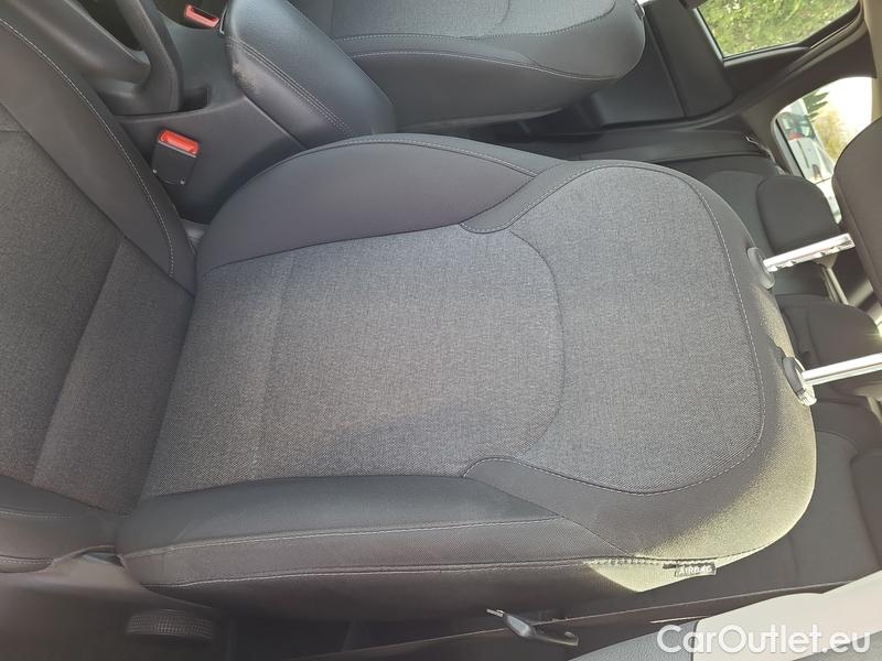  Hyundai  i30  (PD)(01.2017  ->)  1.5T-GDI 118 Family Smart #8