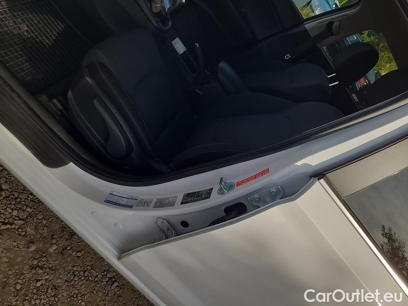  Hyundai  i30  (PD)(01.2017  ->)  1.5T-GDI 118 Family Smart #5