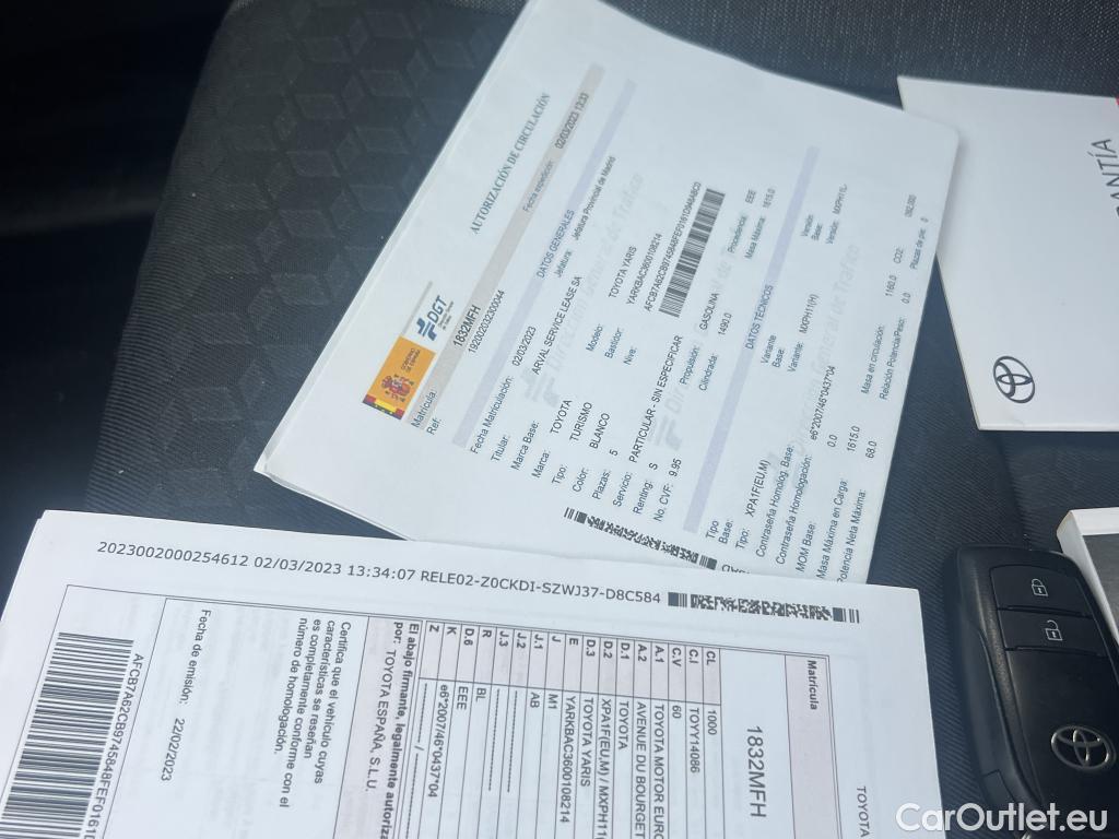  Toyota  Yaris TOYOTA  / 2020 / 5P / berlina con portón 1.5 120H Active Tech #15