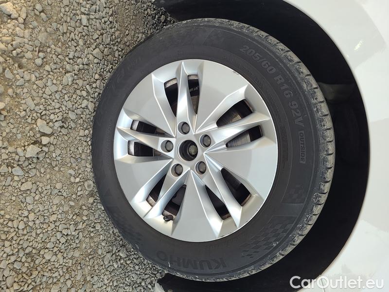  Skoda  Octavia  Combi (NX3)(2020) Oct.C.2.0 TDI 110 Ambition #4