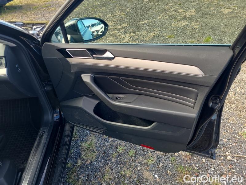  Volkswagen  Passat  Variant (CB5) (2019) Pas.Var.2.0TDI 140 Elegance AT #41